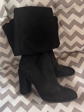 Kenneth Cole Black Suede Block Heel Ankle Boots new without tags
